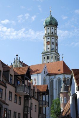 Ulrichskirche in Augsburg bei Tageslicht