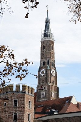 Martinskirche in Landhut mit Blick auf den oberen Teil der Kirche.