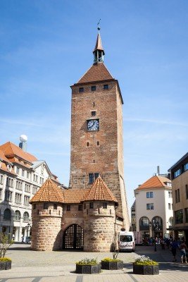 Ein Turm in der Ihnenstadt von Nürnberg.